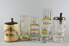 Historische Glashumpen und Krüge